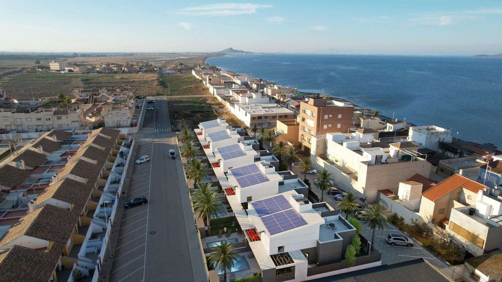 Property photo 2 of 27