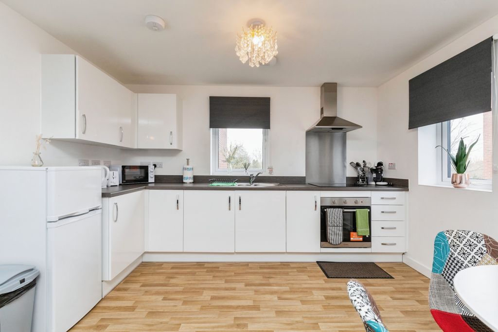 Property photo 2 of 17