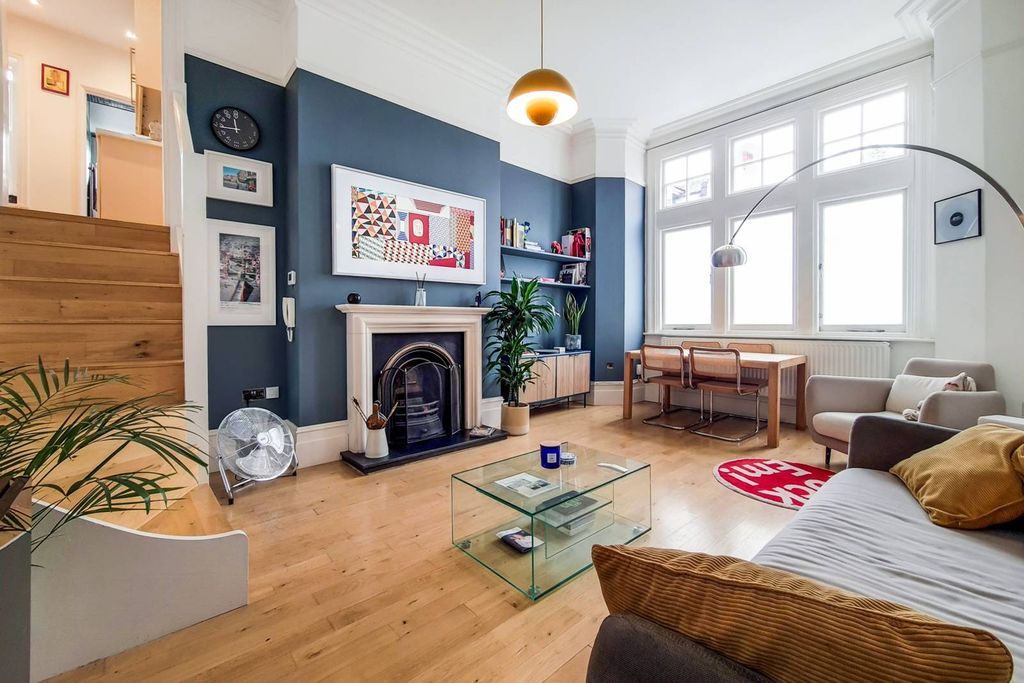 Property photo 1 of 11