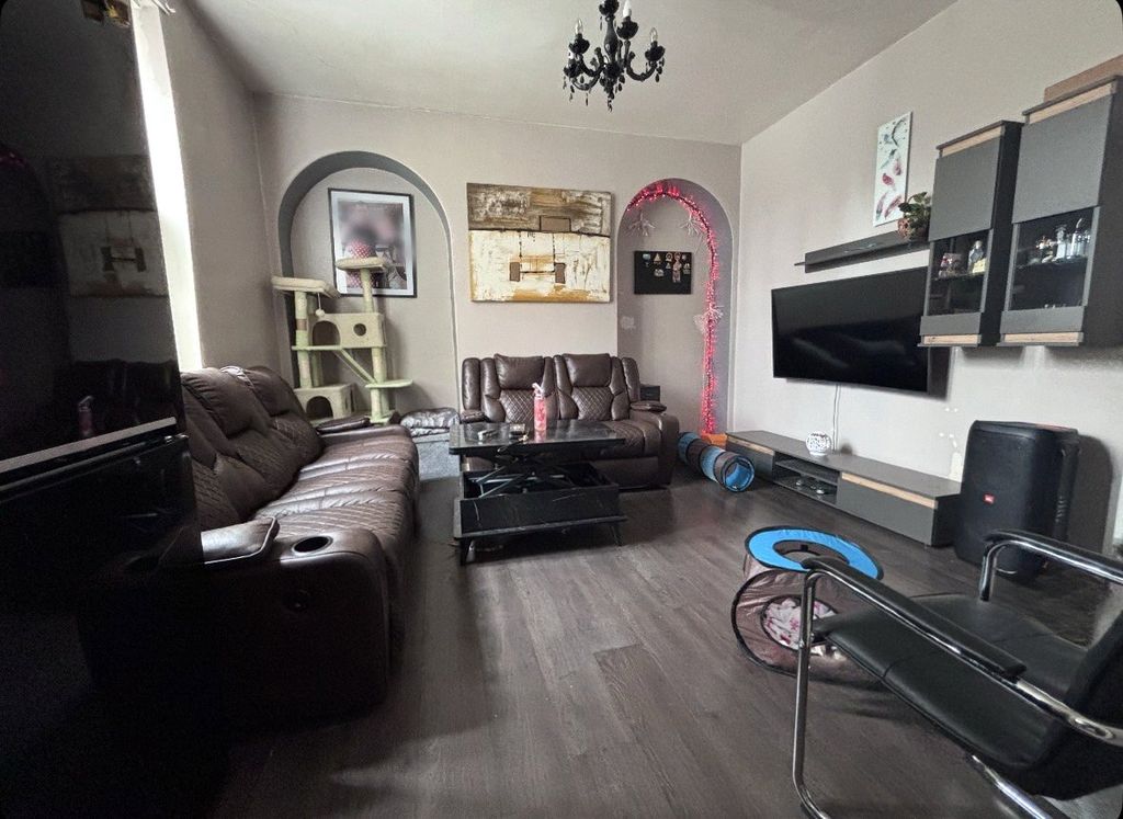 Property photo 2 of 3 Picture No. 02