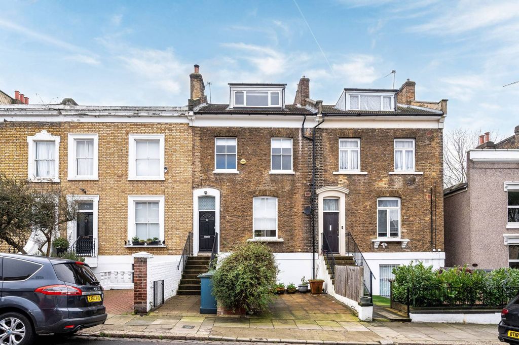 Property photo 2 of 20