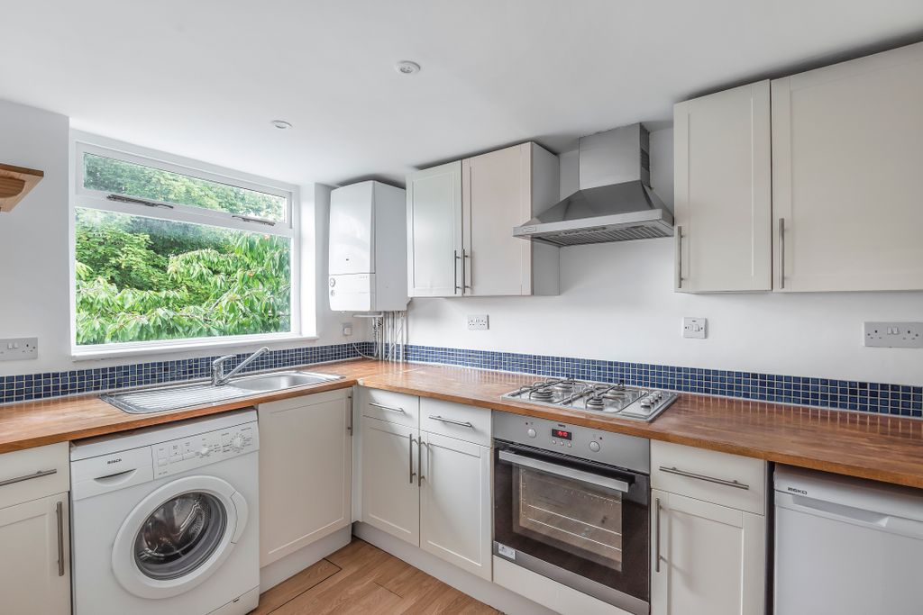 Property photo 3 of 8 Photo 03