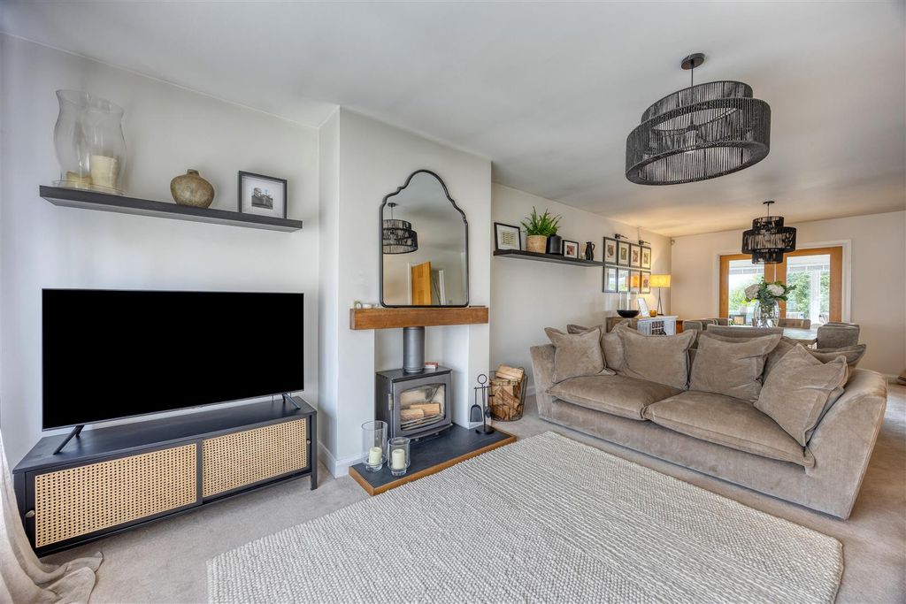 Property photo 3 of 16 10_Gadloch_View_Lenzie_020.Jpeg