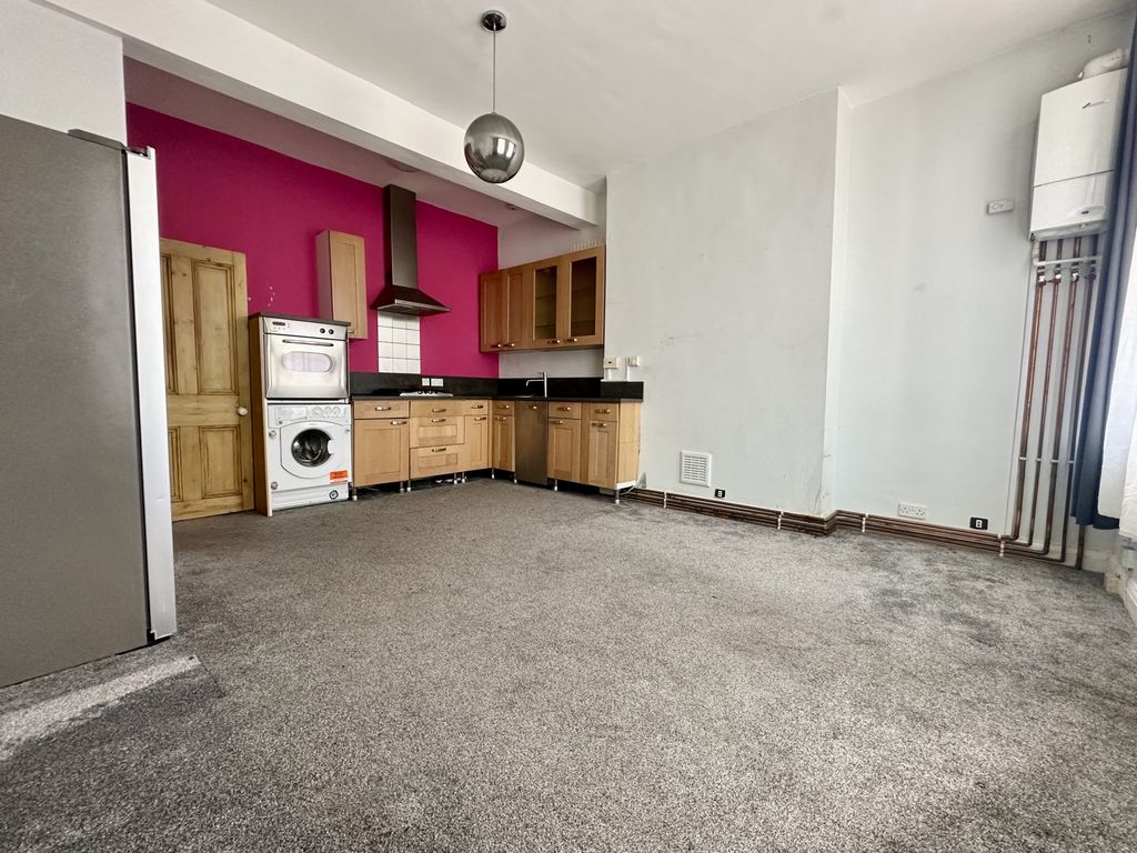 Property photo 2 of 11 Open Plan