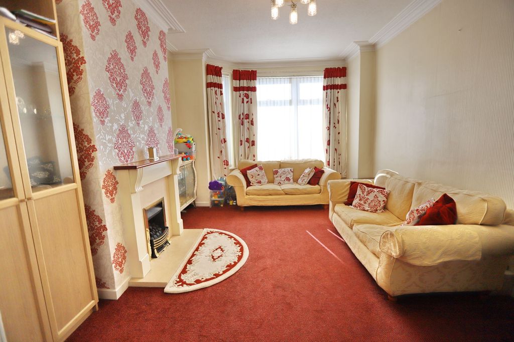 Property photo 3 of 18