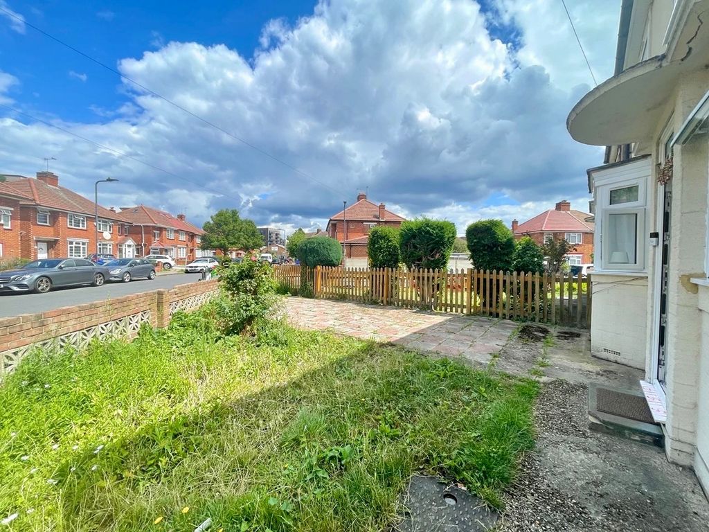 Property photo 1 of 8 5124010