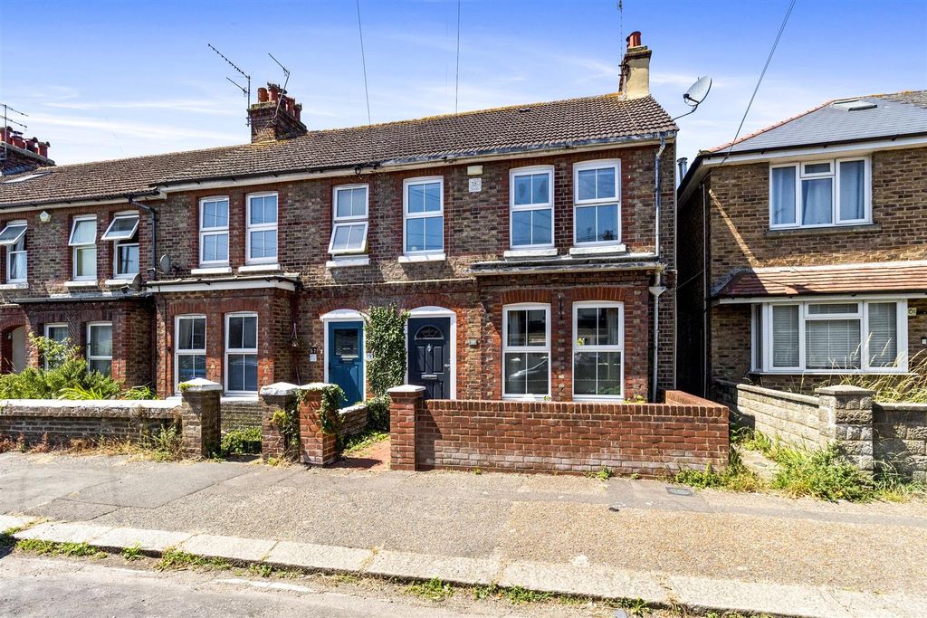 Property photo 1 of 18 Lanfranc, 59-018.Jpg