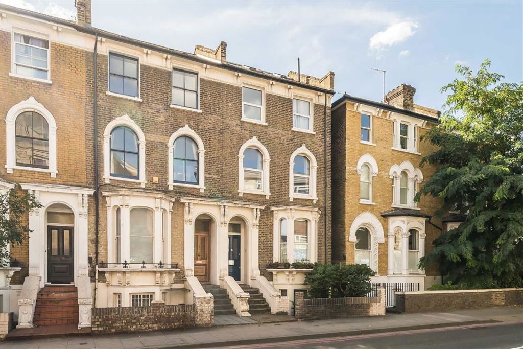 Property photo 1 of 8