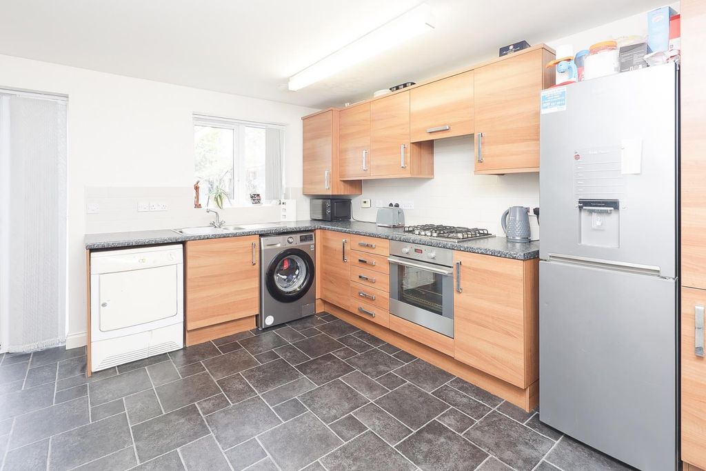 Property photo 3 of 18 Kitchen/Diner