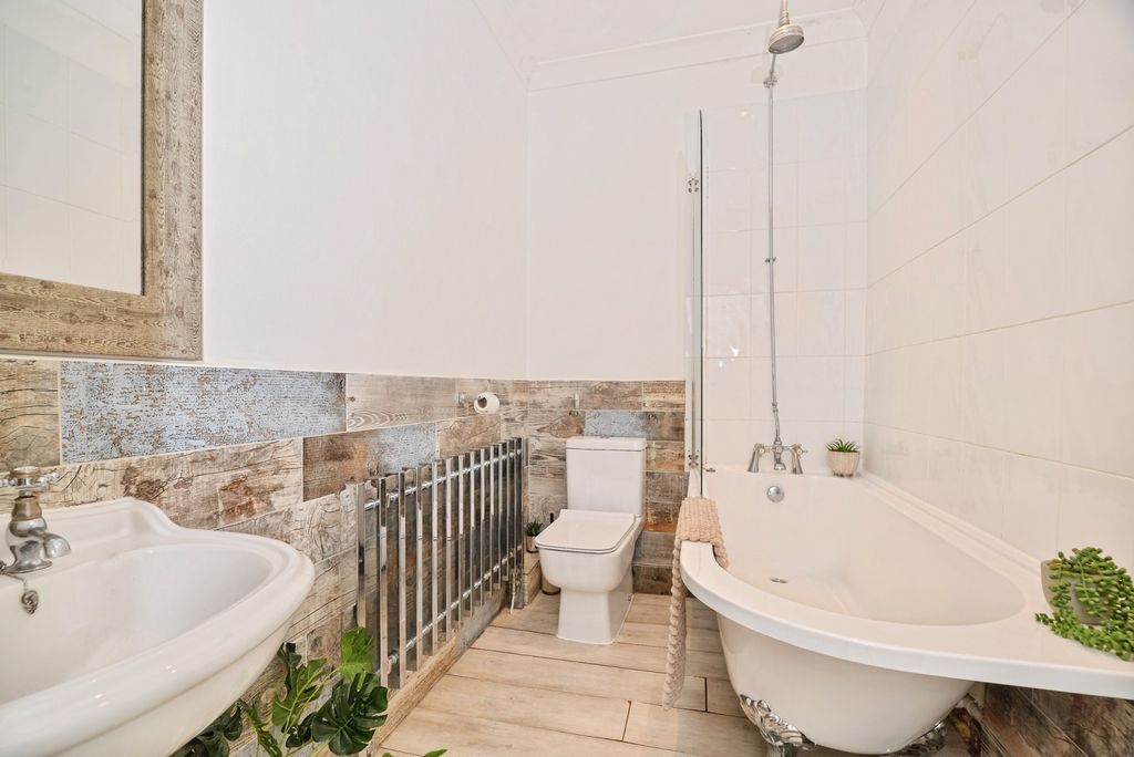 Property photo 3 of 10 Pbox-Img.Jpg