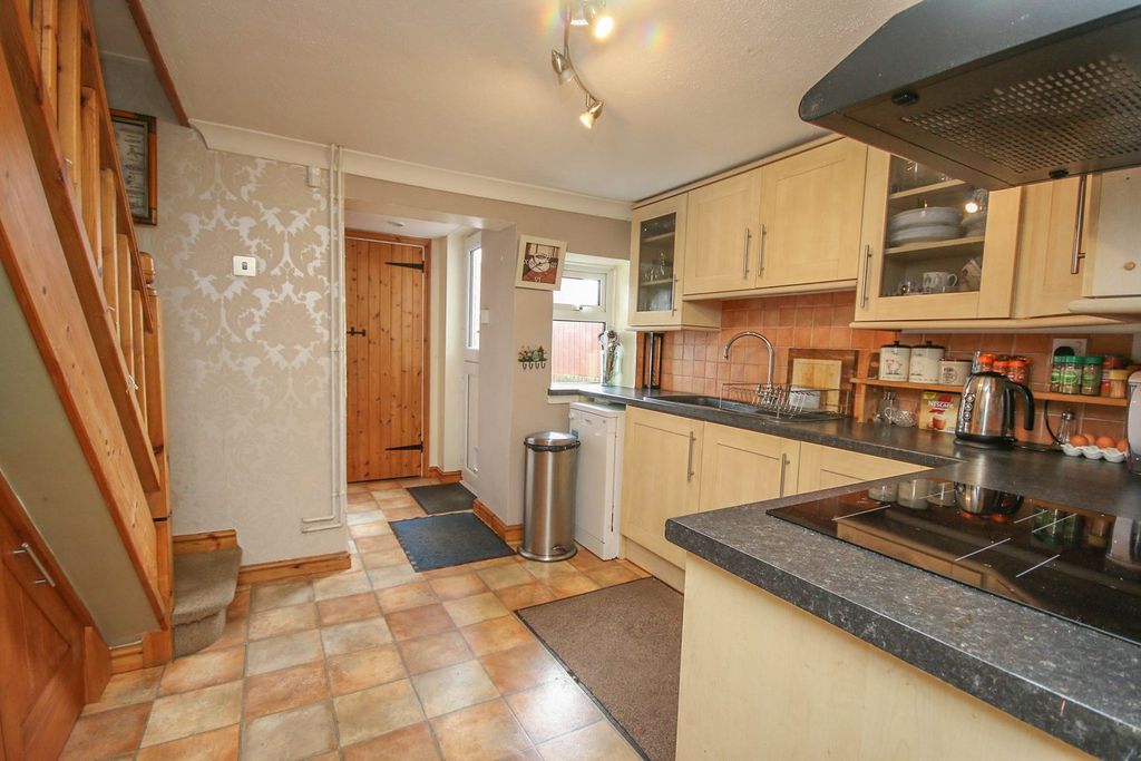 Property photo 2 of 17