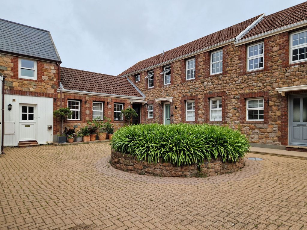 Property photo 1 of 20