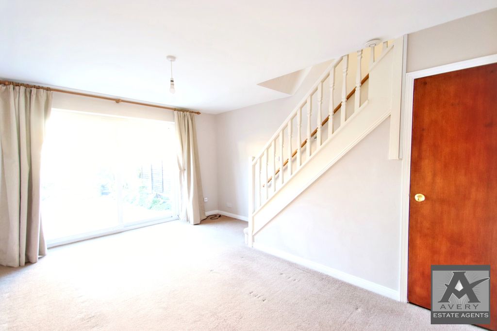 Property photo 3 of 8 Gallery