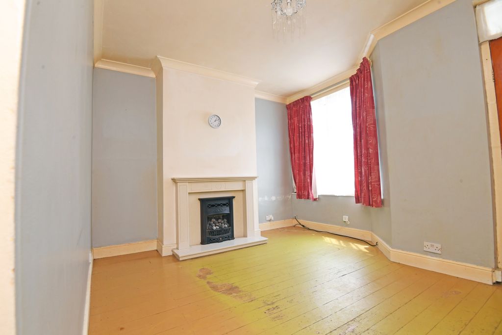 Property photo 2 of 9