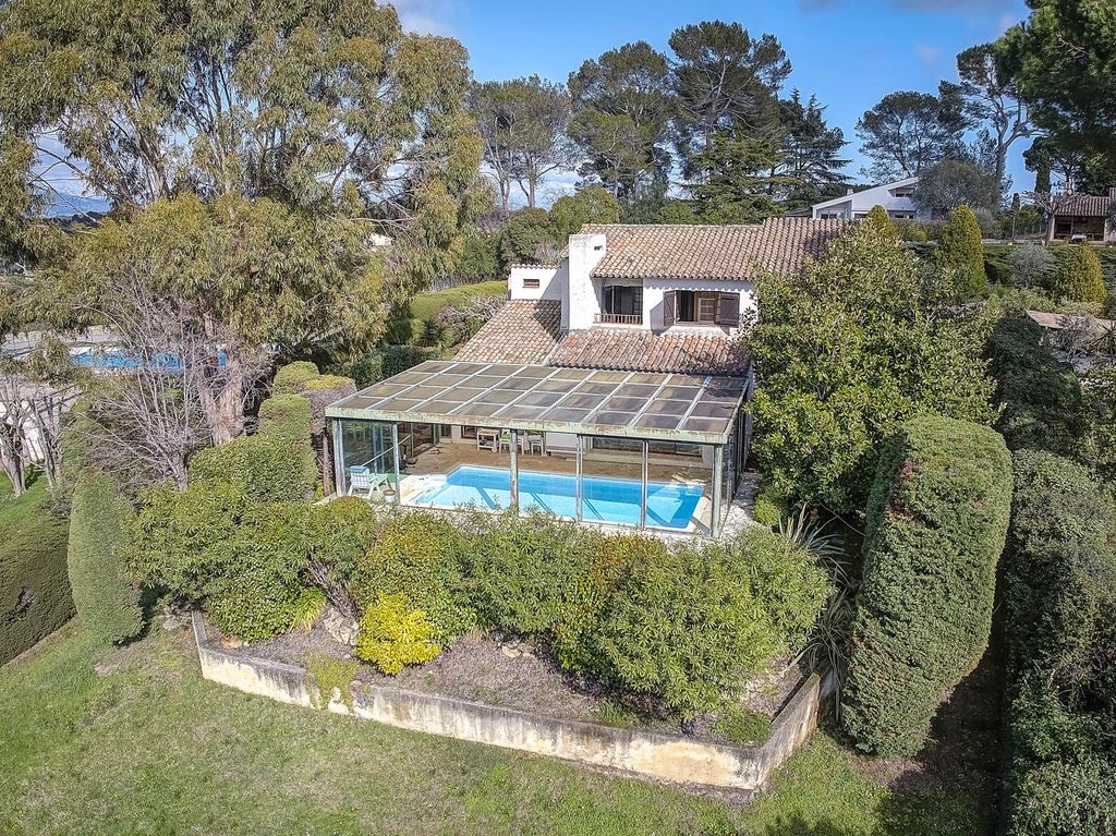 Property photo 2 of 8