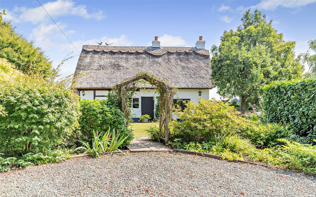 Property photo 2 of 36 Thatched Cottage