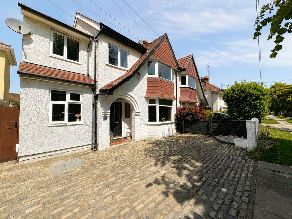 Property photo 1 of 28