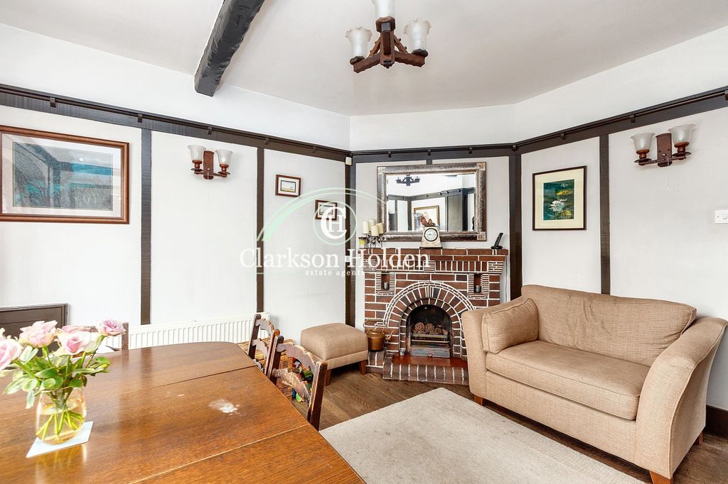 Property photo 3 of 37