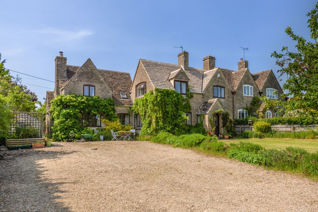 Property photo 1 of 23