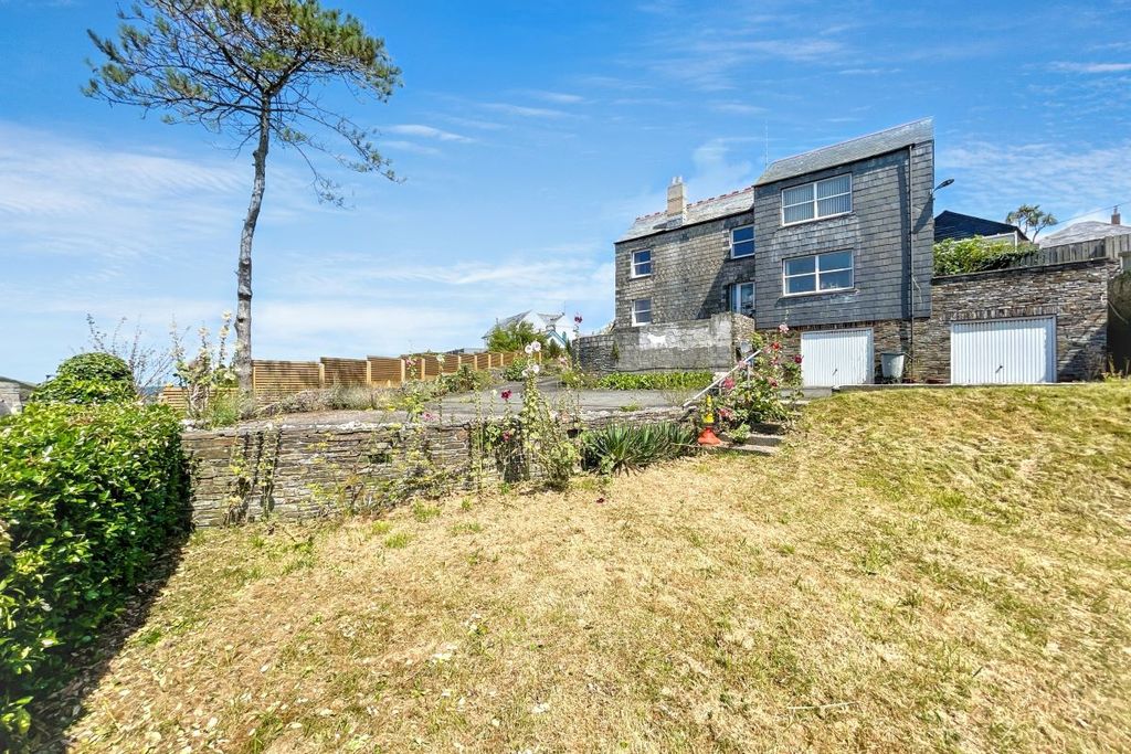 Property photo 2 of 55