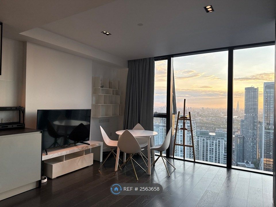 Property photo 1 of 18 Living Room
