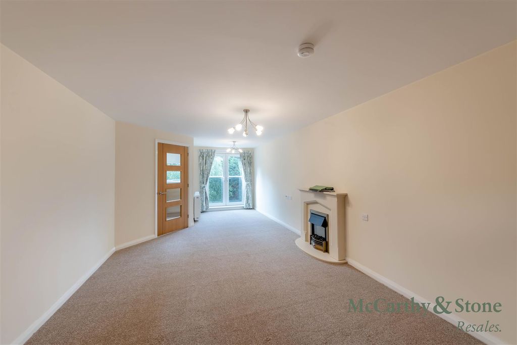 Property photo 2 of 44 8706791-Interior01.Jpg