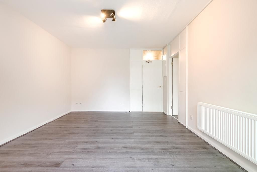 Property photo 3 of 16 Living Room