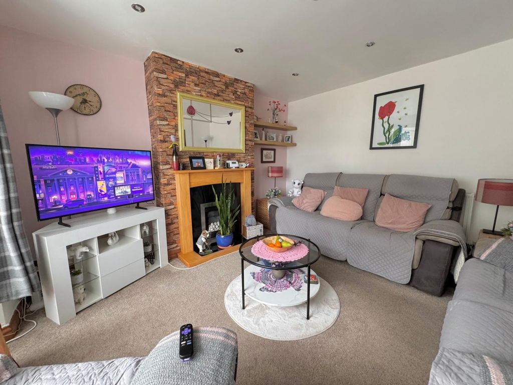 Property photo 3 of 15 Cec4d87A-6F23-4A40-935c-B8F07Ae07782