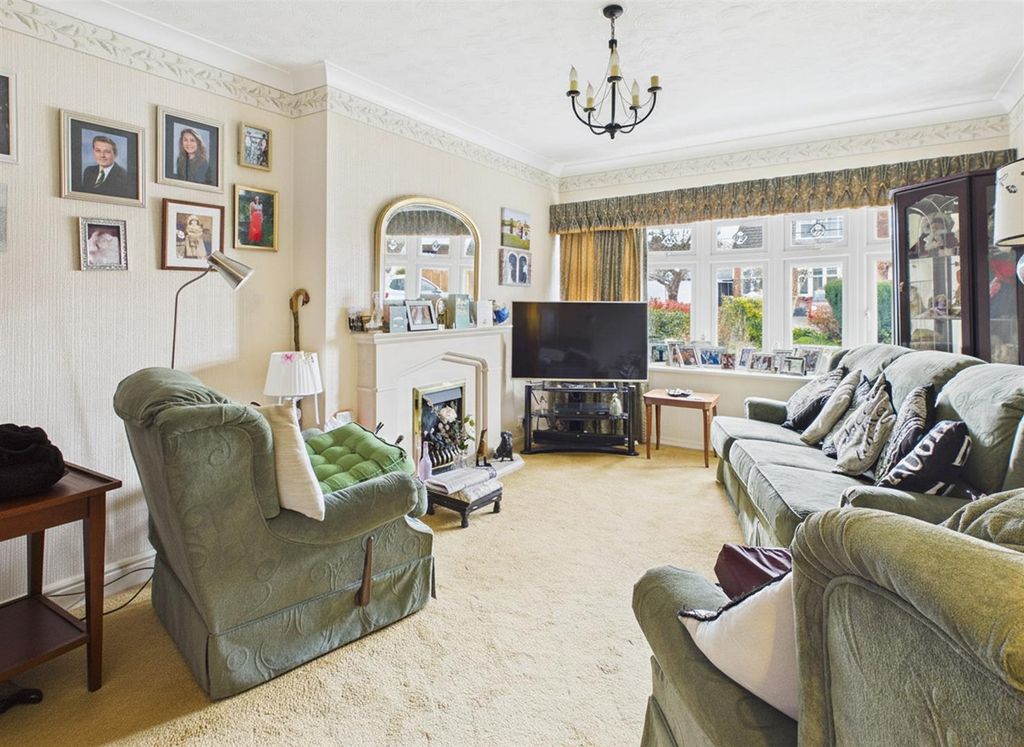 Property photo 3 of 12 Cam02342G0-Pr0168-Still010-001.Jpg