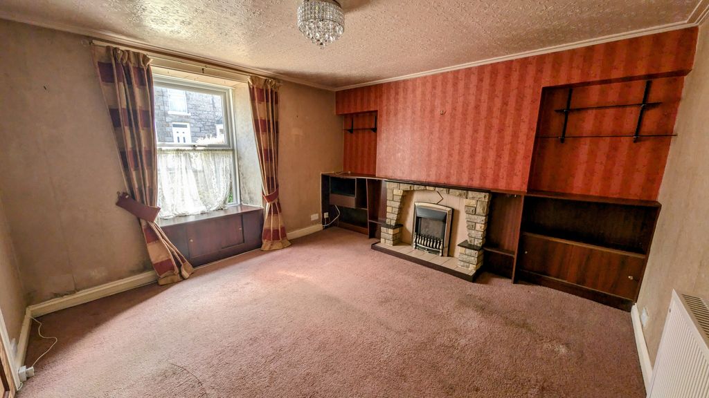 Property photo 2 of 15 Gallery