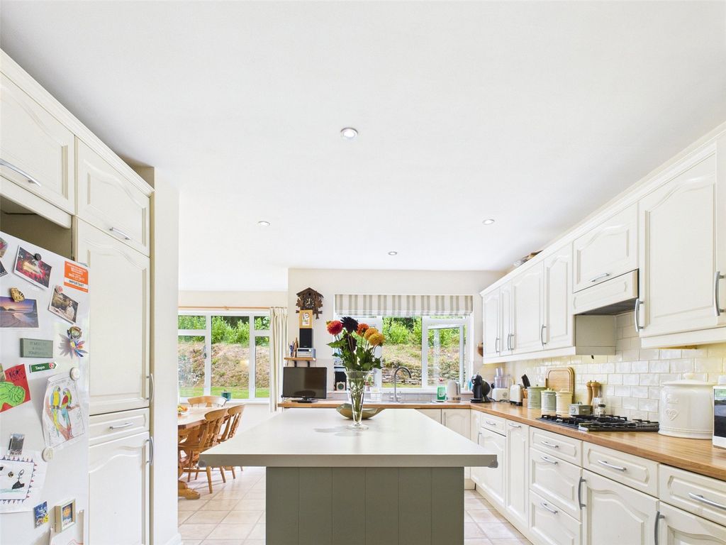 Property photo 3 of 28 Picture No. 06