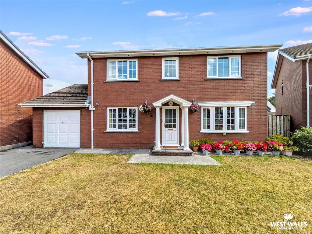 Property photo 1 of 27 17941.Jpg