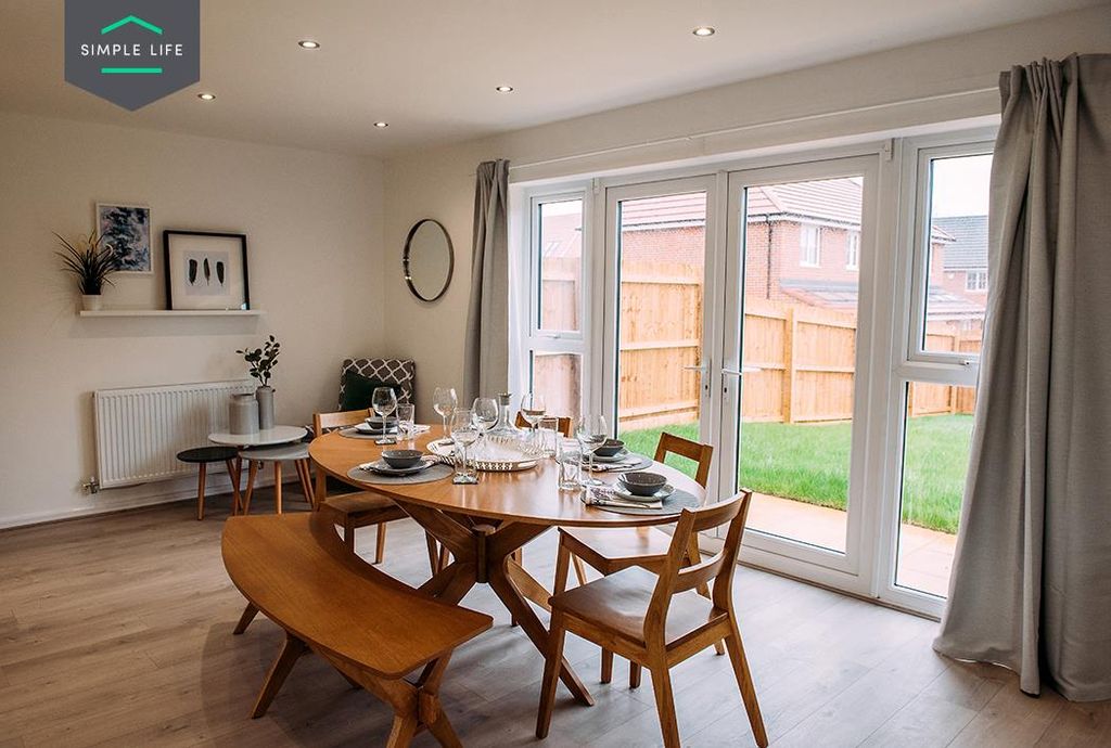Property photo 3 of 13 Dee_Dining1.Jpg