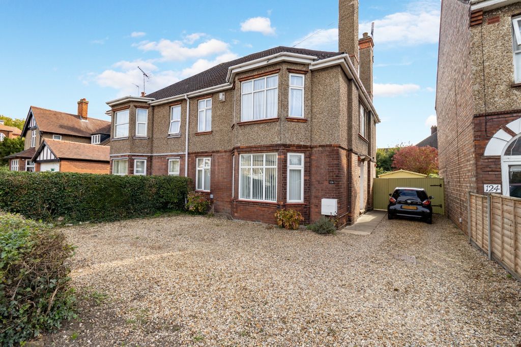 Property photo 1 of 34 4295200