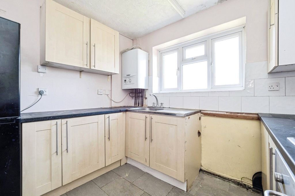 Property photo 3 of 17 Picture No. 01