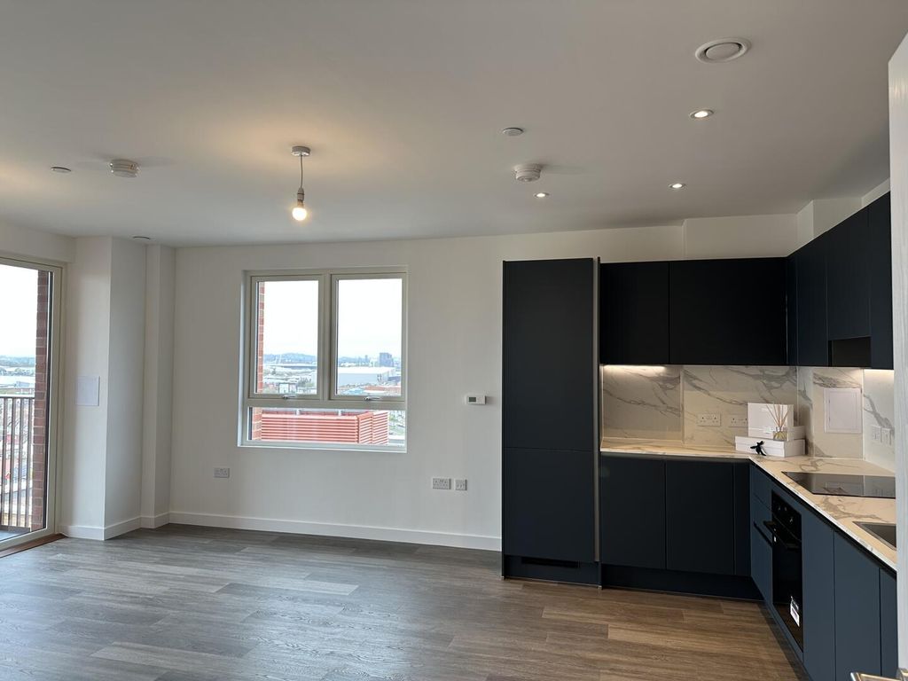 Property photo 1 of 7 Kitchen