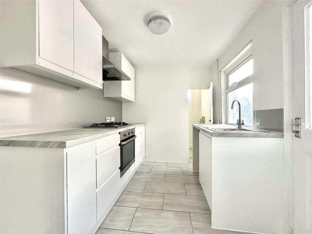 Property photo 3 of 22 Kitchen