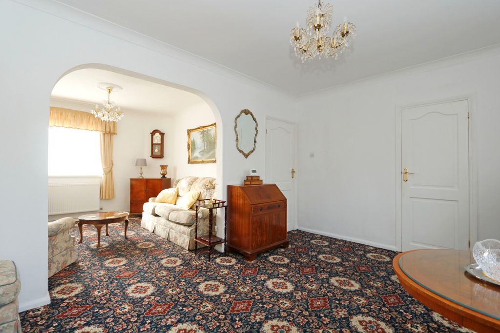 Property photo 3 of 13 3687884