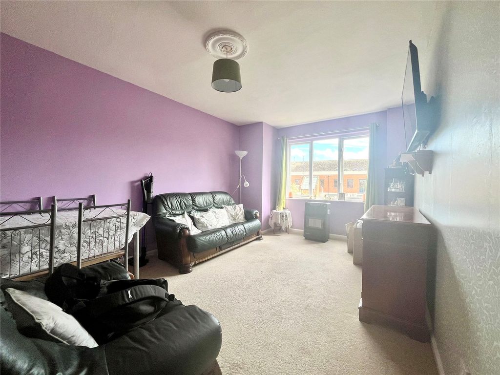 Property photo 3 of 8 Picture No. 02