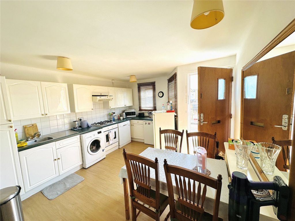 Property photo 2 of 15 Picture No. 21