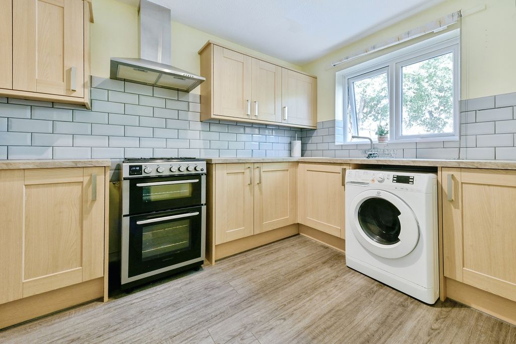 Property photo 2 of 19 Pbox-Img.Jpg
