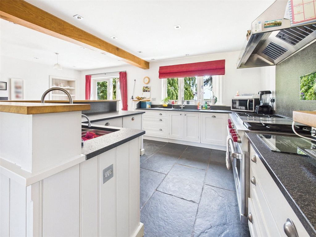 Property photo 3 of 43 Picture No. 04
