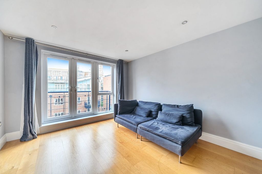 Property photo 2 of 12 Picture No. 17