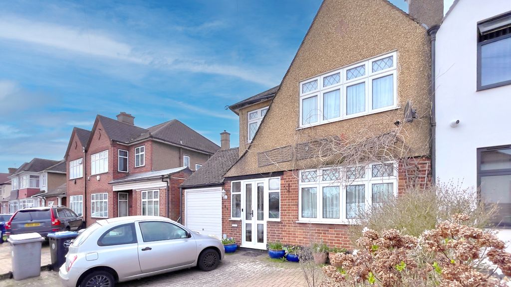 Property photo 2 of 33