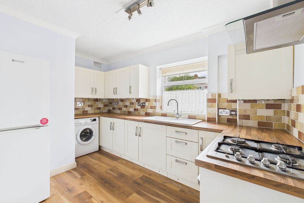 Property photo 3 of 13 Kitchen