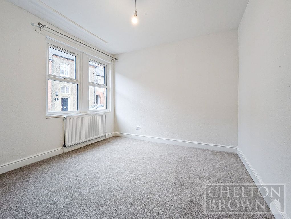 Property photo 3 of 33 Living Room