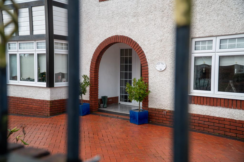 Additional image 4 of 4 bed detached house for saleHarries Avenue, Llanelli SA15