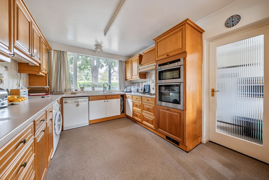 Property photo 3 of 28 1344725-18-68B054...