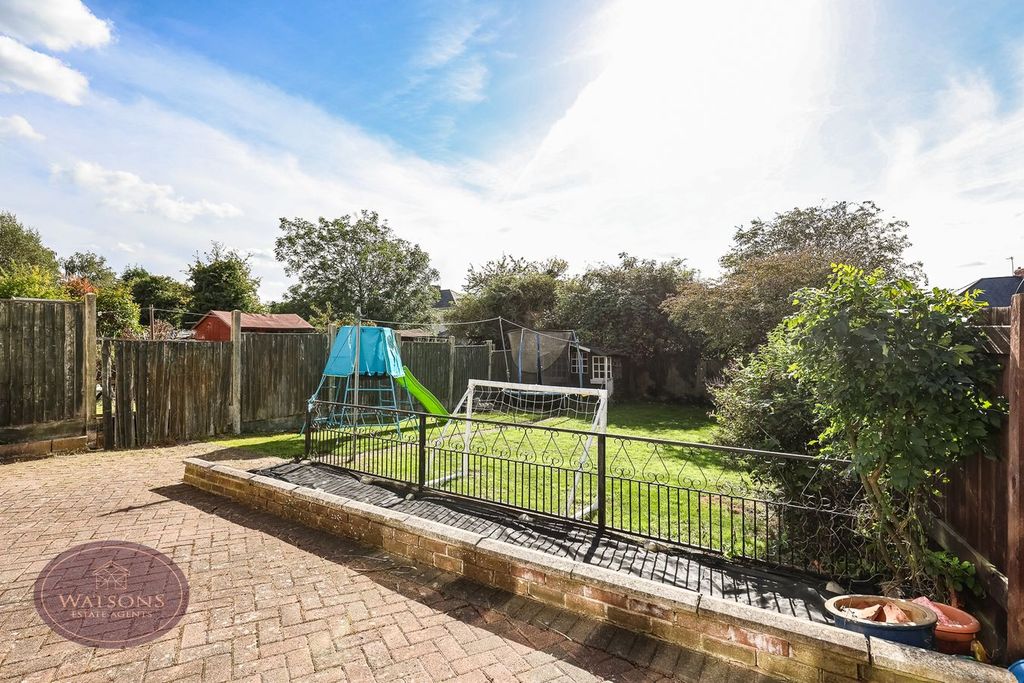 Property photo 2 of 21