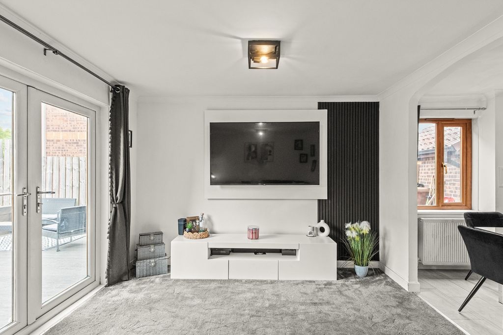 Property photo 2 of 32 5179944